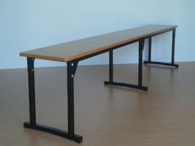 Ławka korytarzowa składana metal. 1,8 m z płyty laminowanej