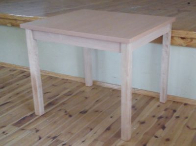 Stół świetlicowy drewniany na nogach drewnianych 80 x 90 75h blat 28 mm