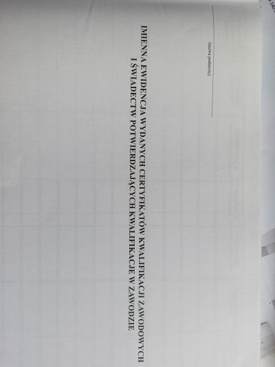 Imienna ewidencja wydanych certyfikatów kwalifikacji zawodowych i świadectw potwierdzających kwalifikacje w zawodzie - oprawa twarda A4 (100k)
